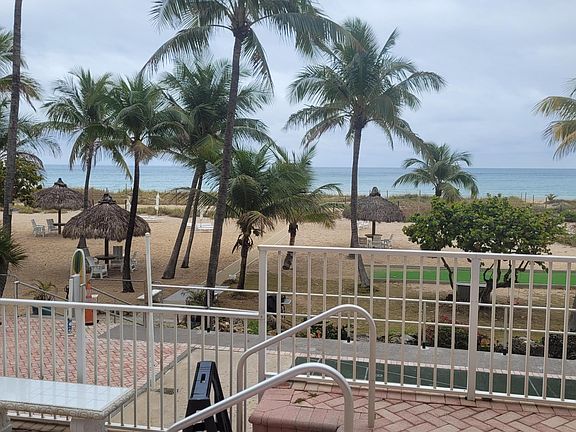 4th image of 710 N Ocean Boulevard #701