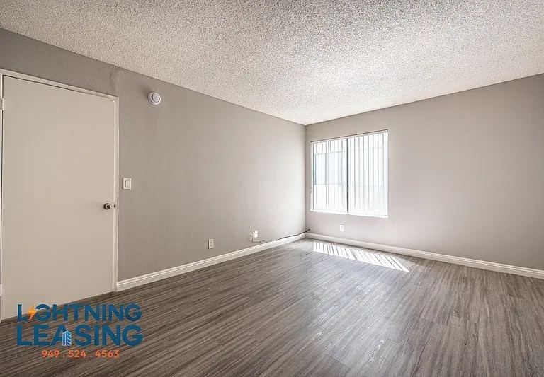14201 Victory Blvd #217 — Photo 12