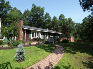 8 Sprague Rd, Clinton, MA 01510