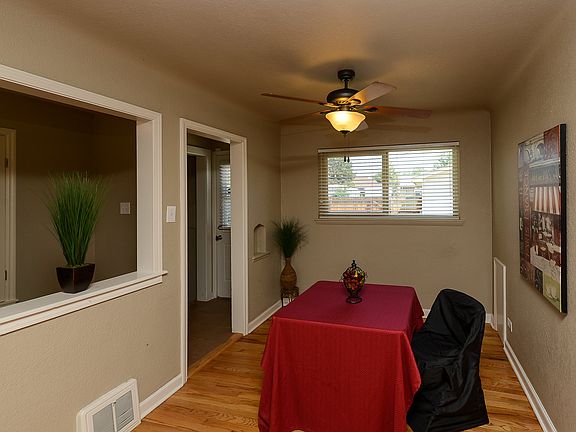 Dining Room: Formal, 11’x8’