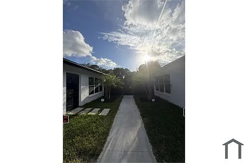 2769 NW 58th Ter Photo 1