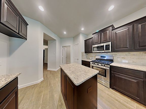 3rd image of 2440 Coyote Way