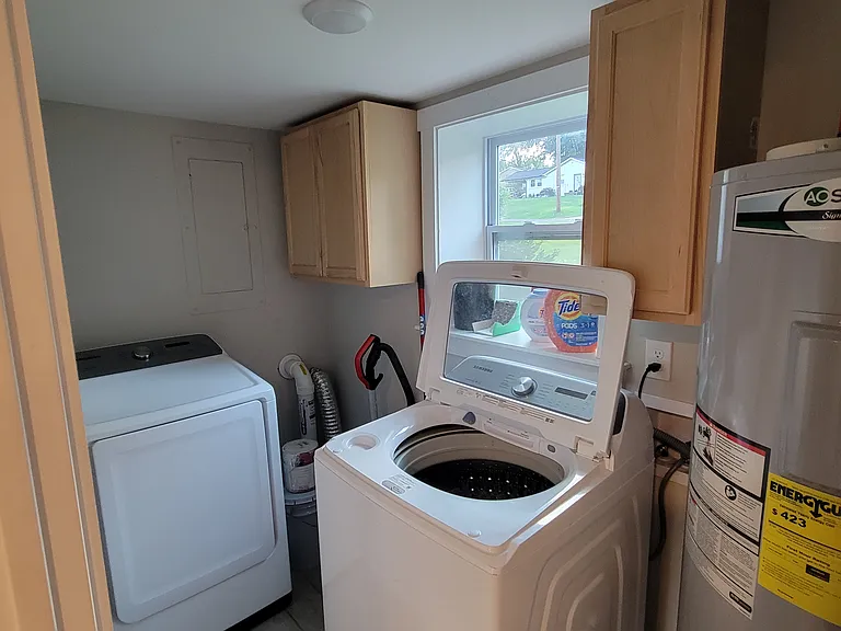 104 Lynn Dr — Photo 9