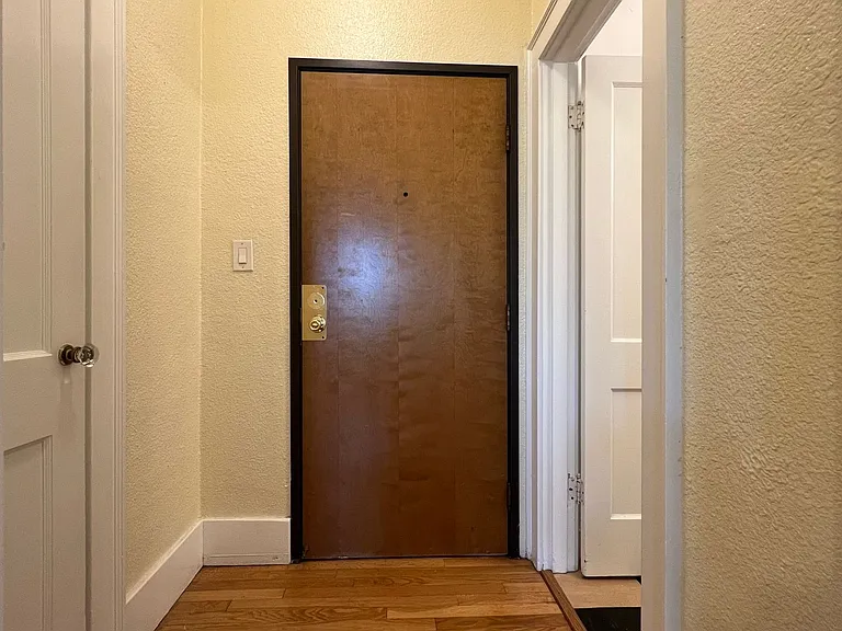 Marcella Apartments — Photo 32
