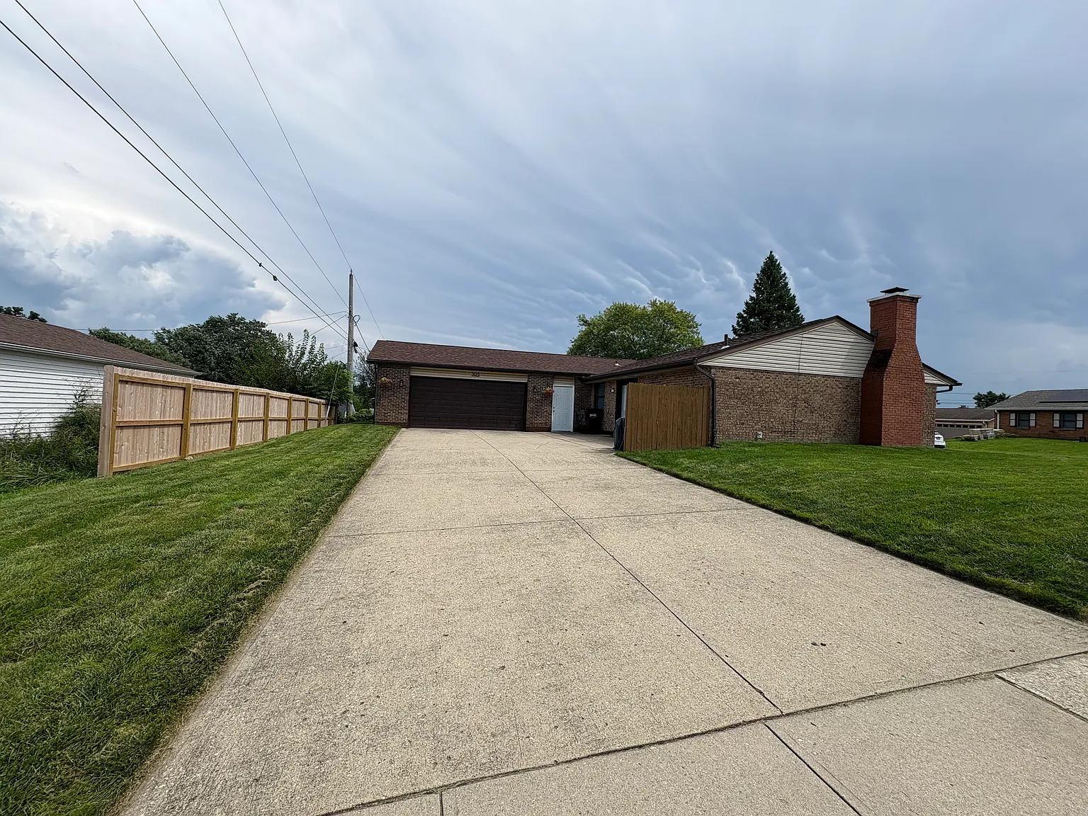 3 bed, 1404 sqft, $2,000 — Photo 3