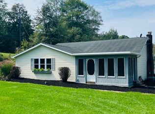 364 Valencia Rd, Evans City, PA 16033