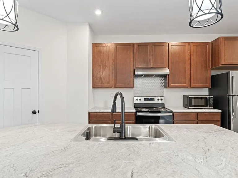10046 Windcrest Farms Ln — Photo 16