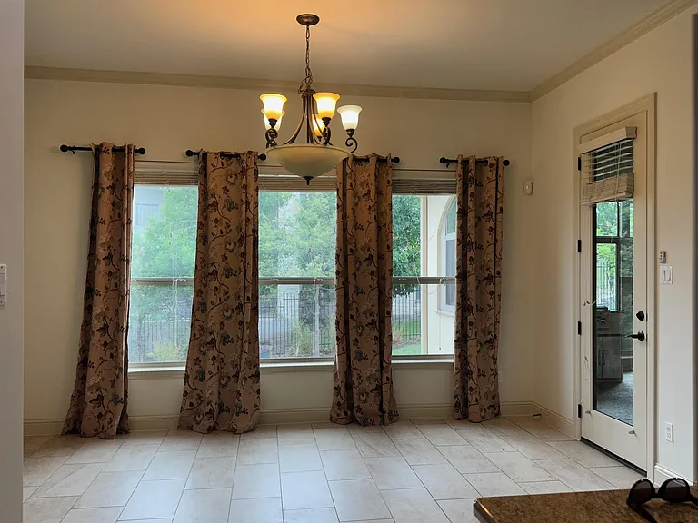 906 Madison Fork Dr — Photo 5