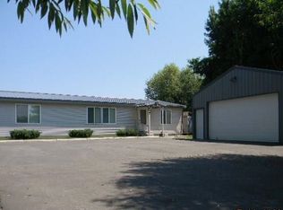 147 River Rd, Usk, WA 99180