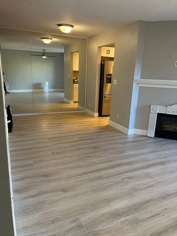 2 bed, 2.0 bath, 949 sqft, $1,650 — Photo 3