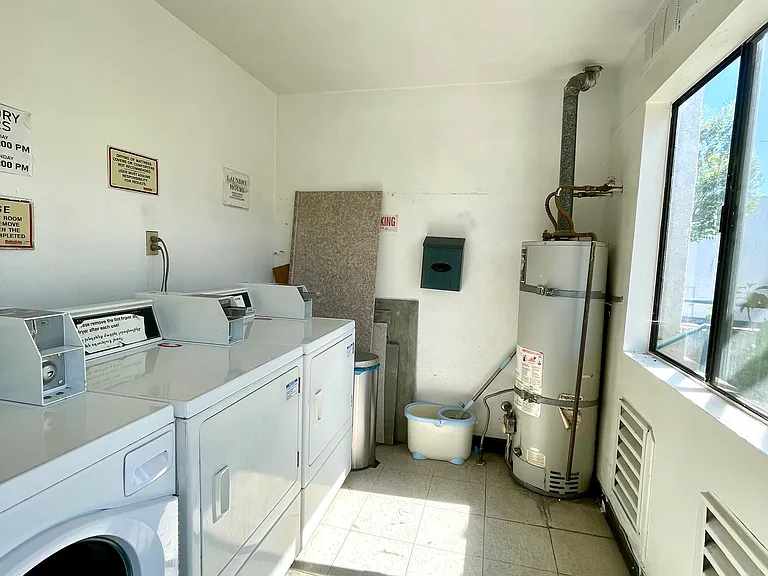471 W Maple St #5 — Photo 15