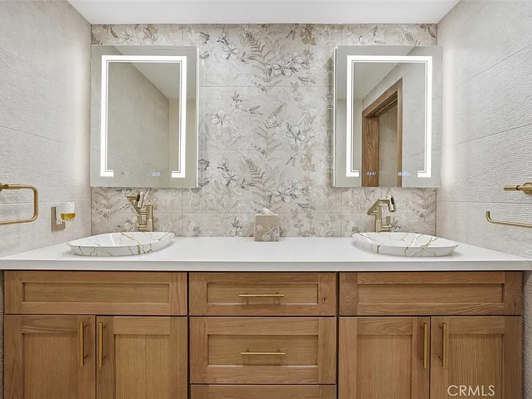 227 S Irena Ave — Photo 48