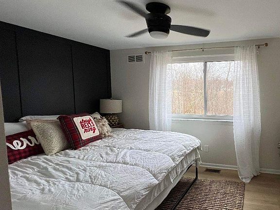 5th image of 370 Oakwood Rd #370OAKWOOD