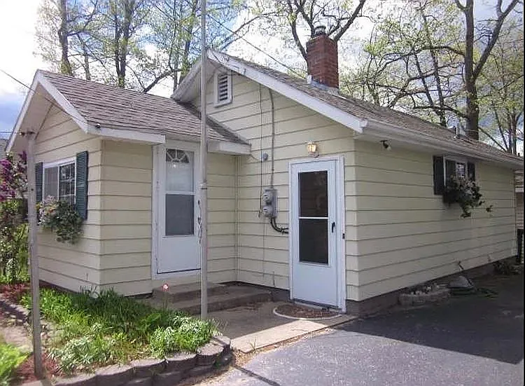 150 W Houghton Lake Dr — Photo 1