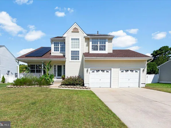 42 Charleston Dr, Sicklerville, NJ 08081