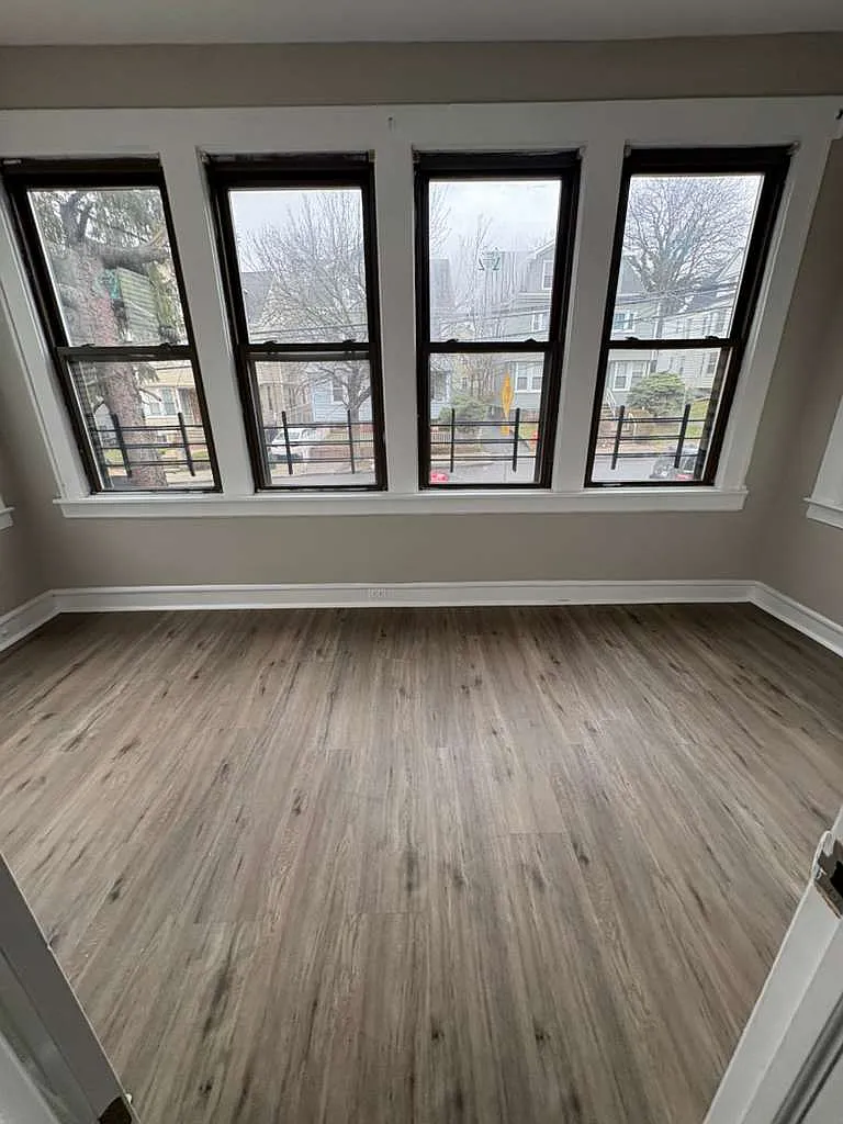 4 bed, 1200 sqft, $2,400 — Photo 2
