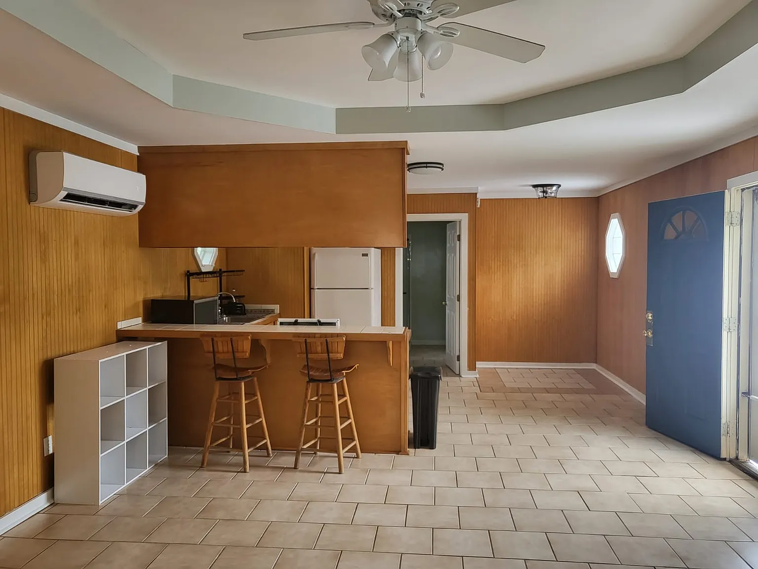 422 Sea Breeze Dr — Photo 2