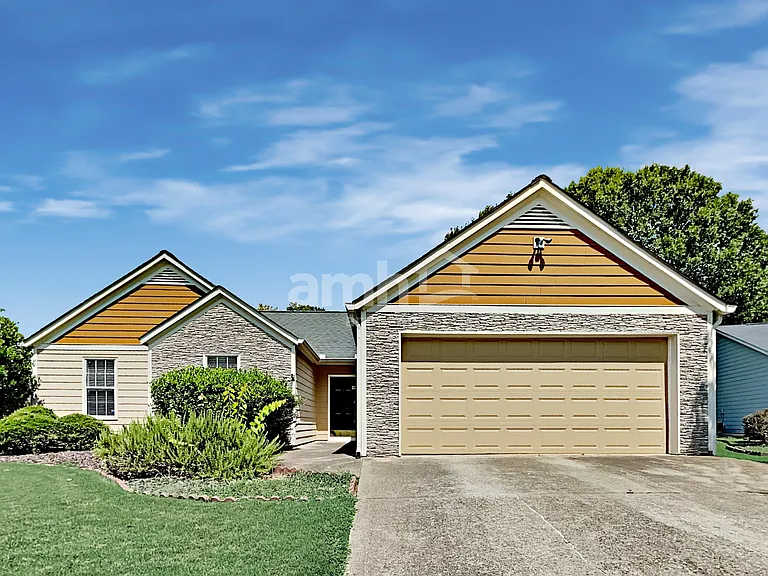 2510 Baysridge Dr NW — Photo 1