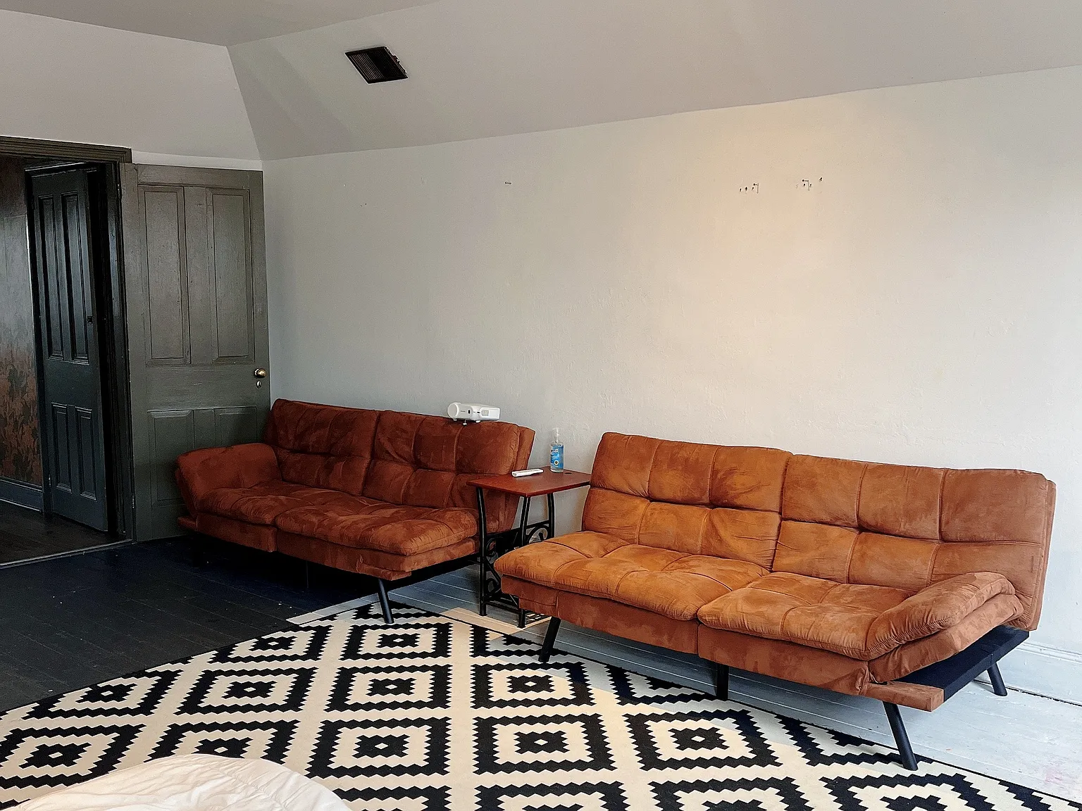 2 bed, 1200 sqft, $2,600 — Photo 4