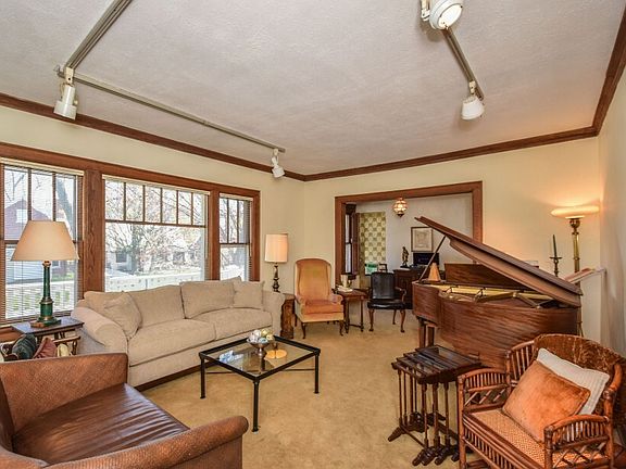 5th image of 2527 E Linnwood Ave