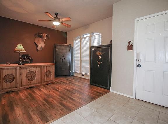 4th image of 5028 Wild Oats Dr