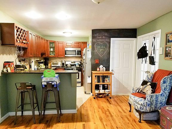 Main room open concept: kitchen