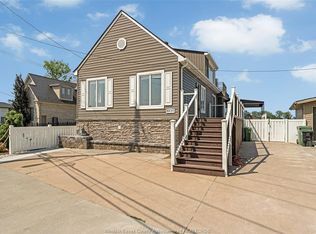 8830 Riverside Dr E, Windsor, ON N8S 1H1