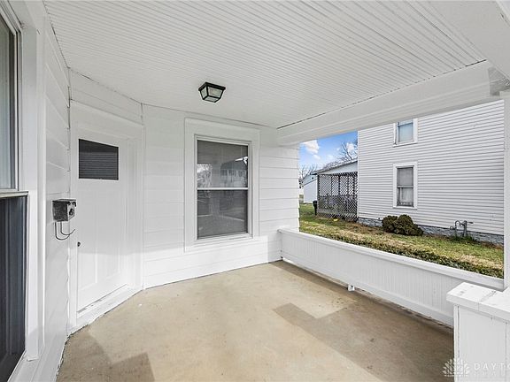 4th image of 690 Xenia Ave