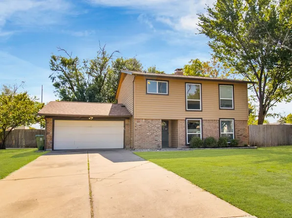 968 Huntington Dr, Lewisville, TX 75067