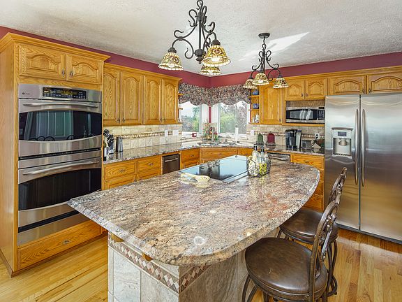 3rd image of 6705 N Ryley Ln