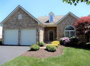 1054 Surrey Woods Dr, Canonsburg, PA 15317