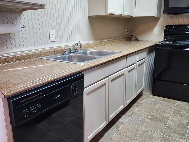 4403 S Faye Ave #B — Photo 6