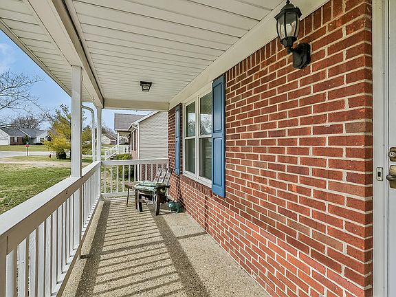 2nd image of 505 Garden Ct