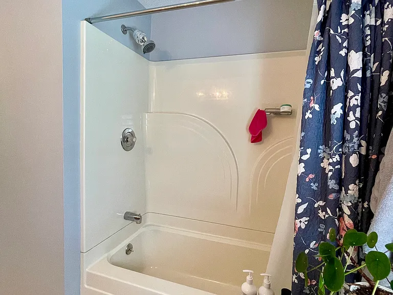 31 Mumford St #LOWER — Photo 10