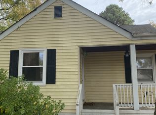 1216 Hawthorne Dr, Chesapeake, VA 23325