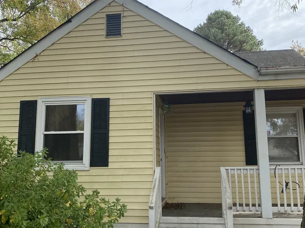 1216 Hawthorne Dr, Chesapeake, VA 23325