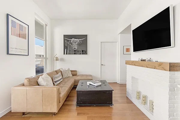 Sold by Nest Seekers International | media 2