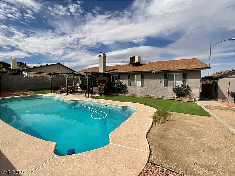 707 Honeybee Ct — Photo 8