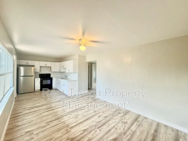 2 bed, 1.0 bath, 700 sqft, $1,700 — Photo 3