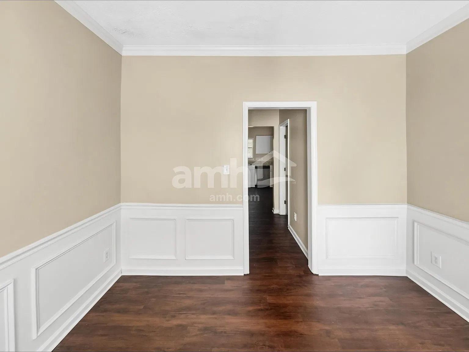 4 bed, 2.5 bath, 2367 sqft, $2,570 — Photo 4