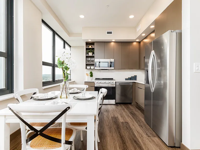 Liberty Tower Residences — Photo 51
