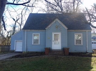 422 E Washington St, Paris, IL 61944