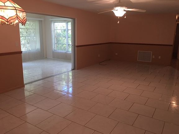 5th image of 2085 S Druid Cir