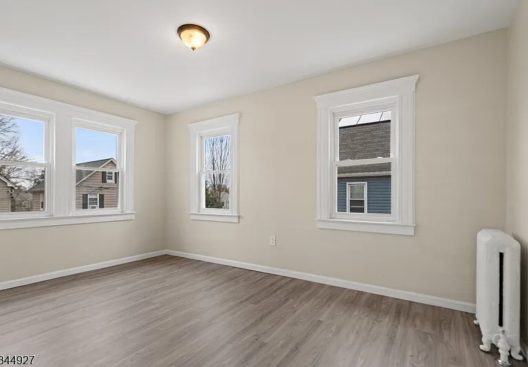 9 Sycamore St — Photo 12
