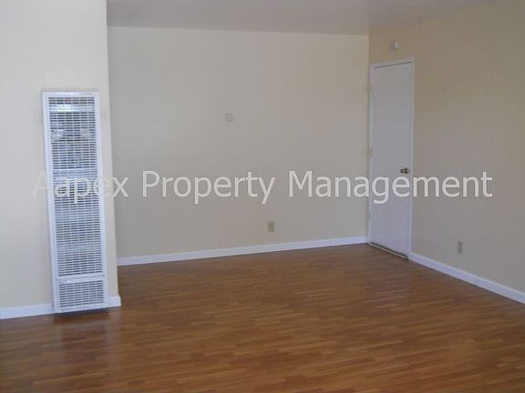 2nd image of 2013 Fairway Dr #B
