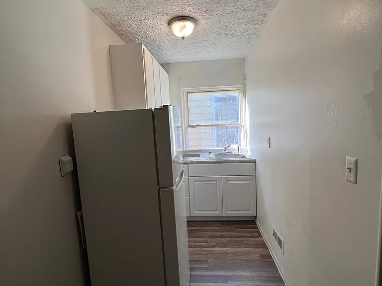 6011 Vine St #3 — Photo 3