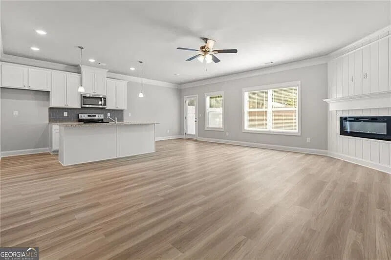 3 bed, 2.5 bath, 2000 sqft, $1,999 — Photo 4