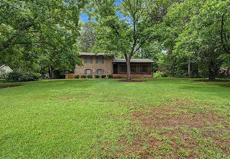 2985 Fredrick Dr — Photo 2