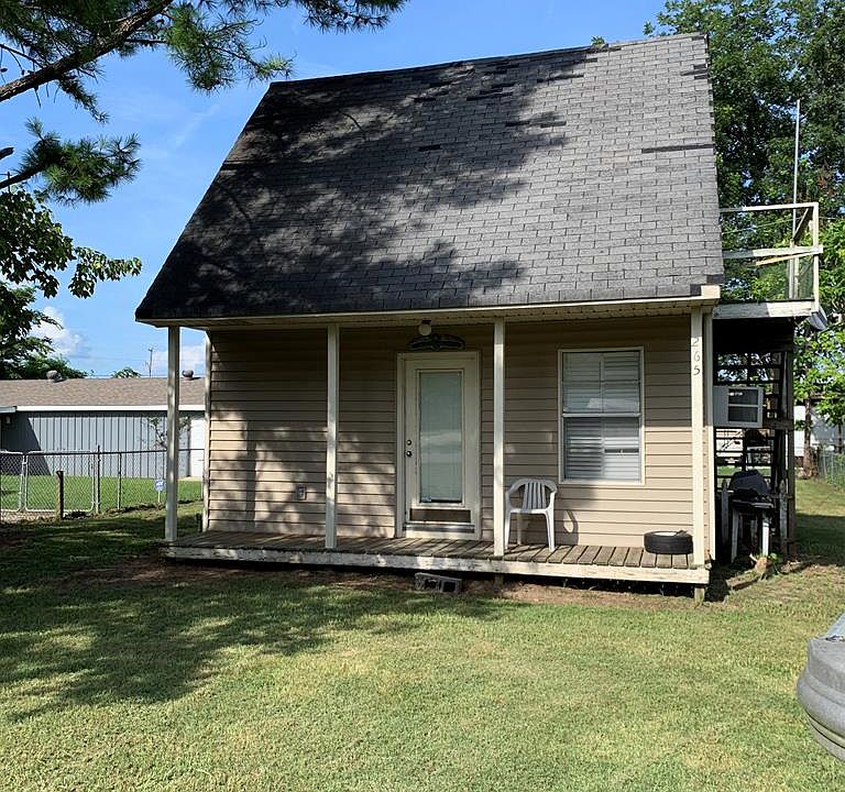 1st image of 265 Lakeview Dr