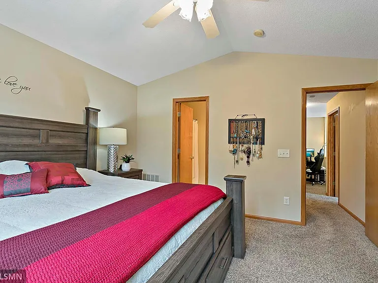 302 Wilderness Dr — Photo 14